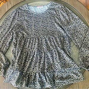 Super boutique find! Leopard Animal print, trendy top, Women’s M